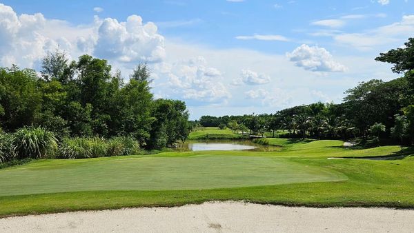 สนามกอล์ฟหริภุญชัย กอล์ฟคลับ golf golf cart and golf course-3