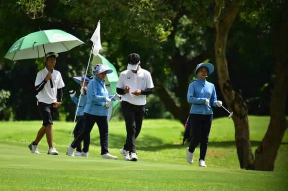 Alpinegolfresort Chiangmai 4 people people golfing and golf course
