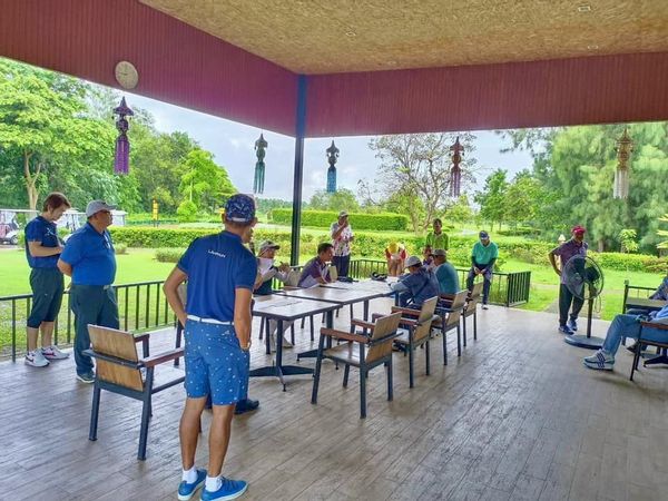 สนามกอล์ฟหริภุญชัย กอล์ฟคลับ 13 people people golfing golf cart and golf course