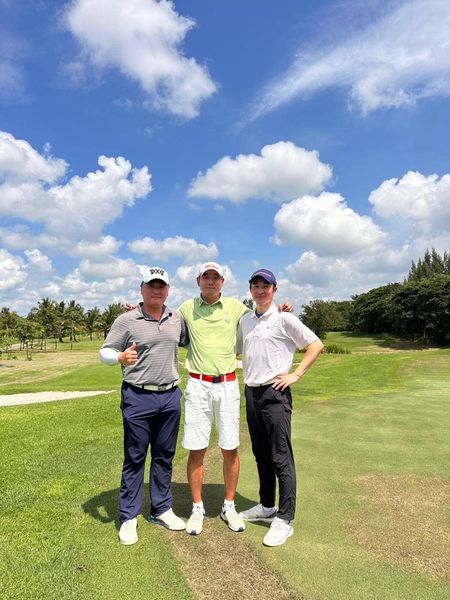 สนามกอล์ฟหริภุญชัย กอล์ฟคลับ 3 people people golfing golf course and text