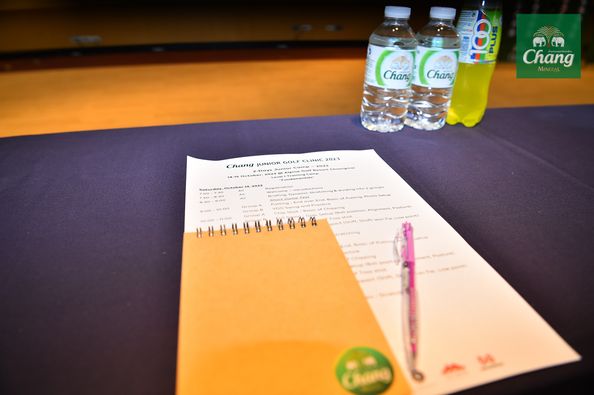 Alpinegolfresort Chiangmai studying and text