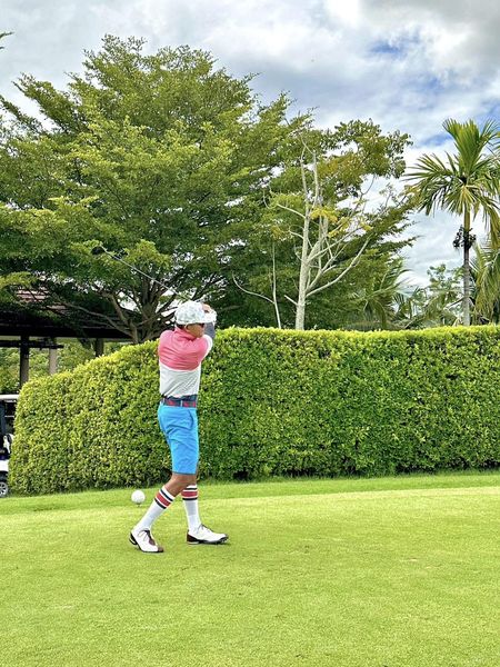 สนามกอล์ฟหริภุญชัย กอล์ฟคลับ 1 person golfing and golf course-2