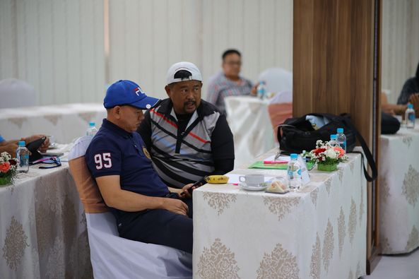 Gassan Khuntan Golf amp Resort Thailand nbsp 3 people people golfing table and text