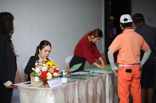Gassan Khuntan Golf amp Resort Thailand nbsp 4 people and text