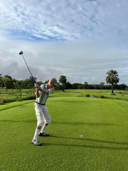 สนามกอล์ฟหริภุญชัย กอล์ฟคลับ nbsp 1 person golfing and golf course