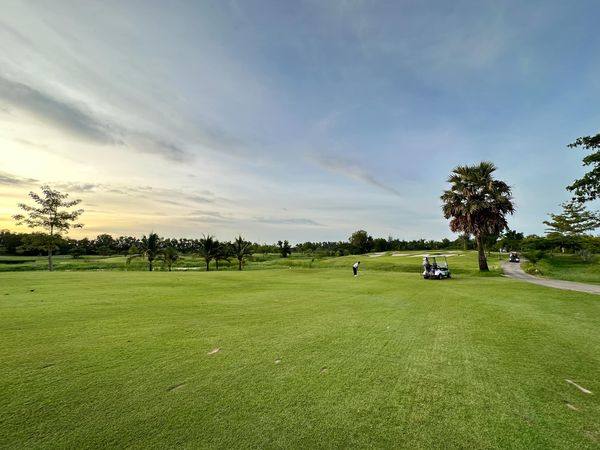 สนามกอล์ฟหริภุญชัย กอล์ฟคลับ nbsp 3 people people golfing golf cart golf course and twilight