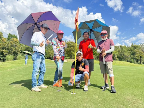 สนามกอล์ฟหริภุญชัย กอล์ฟคลับ nbsp 6 people people golfing golf cart and golf course