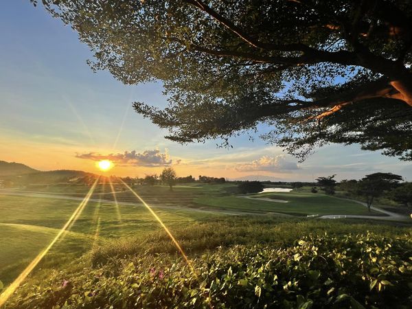 Alpinegolfresort Chiangmai nbsp golf twilight golf course and nature