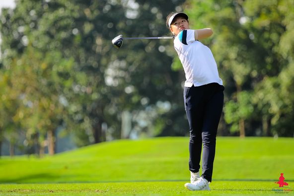 Alpinegolfresort Chiangmai nbsp 1 person golfing golf course and text-4