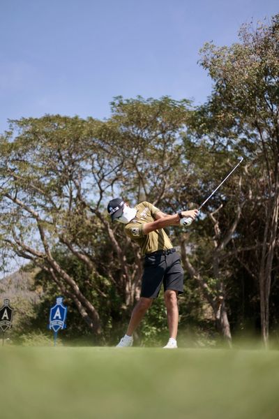Alpinegolfresort Chiangmai nbsp 1 person golfing and golf course
