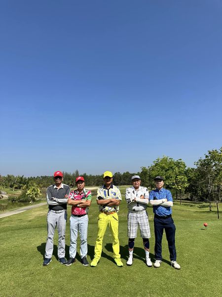 สนามกอล์ฟหริภุญชัย กอล์ฟคลับ nbsp 5 people people golfing and golf course