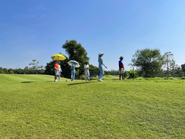 สนามกอล์ฟหริภุญชัย กอล์ฟคลับ nbsp 5 people people golfing golf cart and golf course-3
