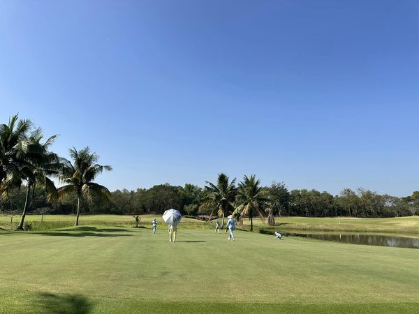 สนามกอล์ฟหริภุญชัย กอล์ฟคลับ nbsp 5 people people golfing golf cart and golf course