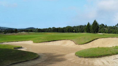 Waterford Valley Golf Course has been designed with flexibility in it’s layout and provides a wide range of challenges for both accomplished golfers and those new to the caper.