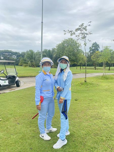 สนามกอล์ฟหริภุญชัย กอล์ฟคลับ 2 people people standing and outdoors สนามกอล์ฟหริภุญชัย กอล์ฟคลับ 2 people people standing and outdoors