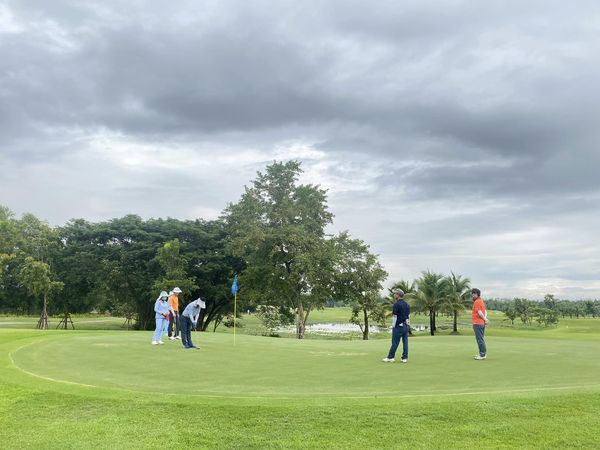 สนามกอล์ฟหริภุญชัย กอล์ฟคลับ 5 people people playing sports golf course and grass สนามกอล์ฟหริภุญชัย กอล์ฟคลับ 5 people people playing sports golf course and grass