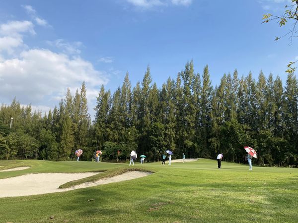สนามกอล์ฟหริภุญชัย กอล์ฟคลับ 7 people and golf course สนามกอล์ฟหริภุญชัย กอล์ฟคลับ 7 people and golf course