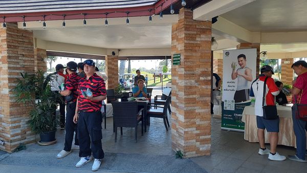 Summit Green Valley Chiangmai Country Club 7 people people standing and เร่งเบิร์น อิมนาน พลัง Summit Green Valley Chiangmai Country Club 7 people people standing and เร่งเบิร์น อิมนาน พลัง