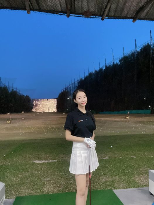 Stardome Golf Club 1 person and golf course