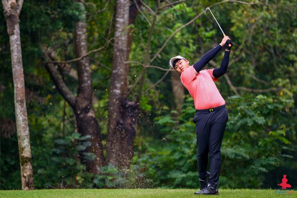 Alpinegolfresort Chiangmai 1 person golfing and nature Alpinegolfresort Chiangmai 1 person golfing and nature