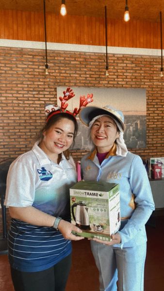 สนามกอล์ฟหริภุญชัย กอล์ฟคลับ 2 people people standing and indoor สนามกอล์ฟหริภุญชัย กอล์ฟคลับ 2 people people standing and indoor