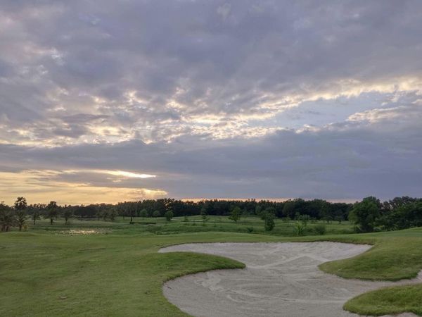 สนามกอล์ฟหริภุญชัย กอล์ฟคลับ grass golf course and nature