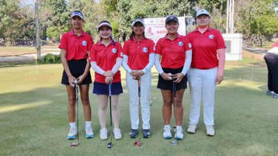กีฬากอล์ฟทีมหญิงเขต2 ยังคงรั้งอันดับที่1 ‘เทียนนกแก้วเกมส์’ การแข่งขันกีฬานักเรียนนักศึกษา ครั้งที่42  … พรุ่งนี้วันสุดท้ายรอบชิงชนะเลิศ สู้