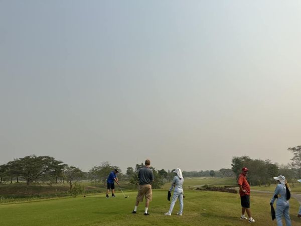 สนามกอล์ฟหริภุญชัย กอล์ฟคลับ 5 people golf course and grass