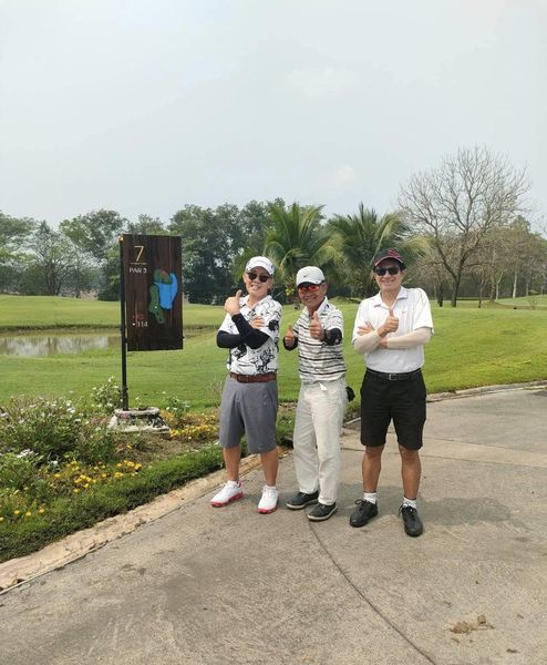 สนามกอล์ฟหริภุญชัย กอล์ฟคลับ 3 people people standing and grass