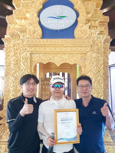 Gassan Legacy Golf Club 3 people