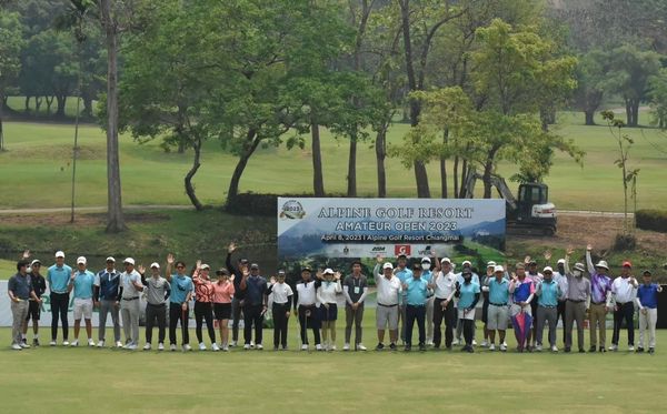 Alpinegolfresort Chiangmai 8 people people golfing and golf course