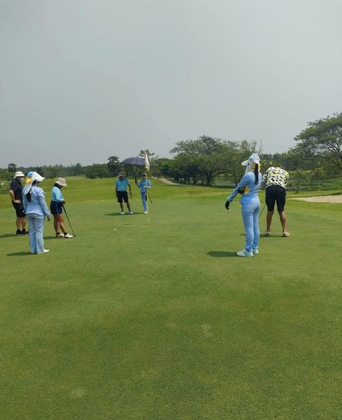 สนามกอล์ฟหริภุญชัย กอล์ฟคลับ 7 people people golfing and golf course