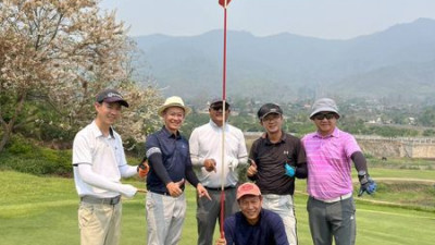 ขอแสดงความยินดีกับ คุณณัฐวุฒิ สายโท๊ะ ที่ทำ Hole in one ได้ วันที่ 9 เม.ย. 66 ที่หลุม 4 พาร์ 3 Course C ระยะ 90 หลา ใช้ไม้ IRON9 แคดดี้เบอร์ 10
