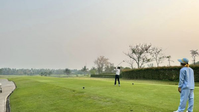 สวัสดีวันอาทิตย์ค่าา วันหยุดนี้ Tee-Off ยังมีว่างนะคะ พี่ๆนักกอล์ฟ Booking มาออกรอบได้เลยนะคะ สนามเปิดให้บริการทุกวันค่ะ
