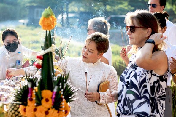 Banyan Golf Club Hua Hin 4 people people standing flower and outdoors Banyan Golf Club Hua Hin 4 people people standing flower and outdoors