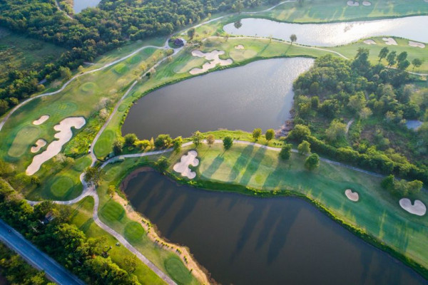 Springfield Royal Country Club golf golf cart and golf course