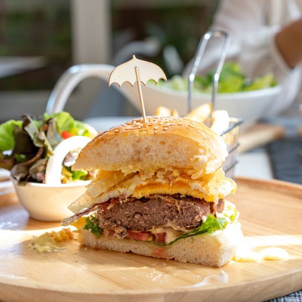 Springfield Royal Country Club nbsp steak burger chicken sandwich baguette and club sandwich