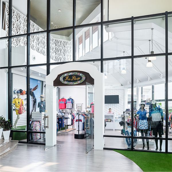 Springfield Royal Country Club nbsp 3 people sliding door and hat shop