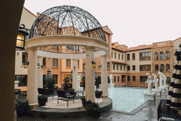 Toscana Valley pool