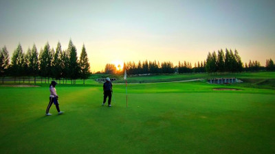 Sunset @ Hole #12