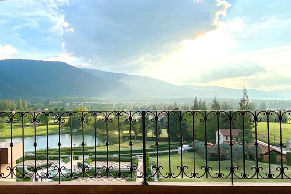 Toscana Valley mountain cloud grass horizon twilight and golf course