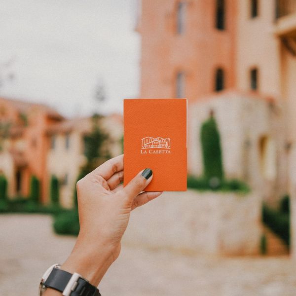Toscana Valley diary chocolate bar book card La Sagrada Familia and text