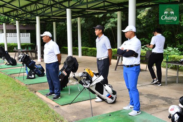 Panoramagolfclub 4 people people golfing golf course and text