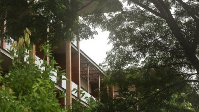 Wake up in the morning embraced by the veiling mist and the warming sunlight. Experience the feeling of being amidst the soothing natural elements and the true meaning of relaxation firsthand.