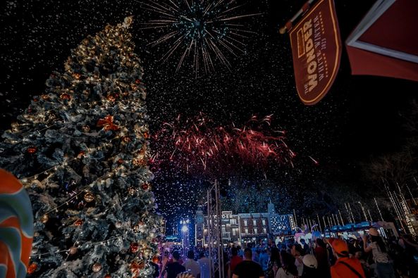 Rancho Charnvee Resort Khaoyai amp CountryClub ที่พักเขาใหญ่ ที่เที่ยวเขาใหญ่ nbsp 2 people christmas tree fireworks and text