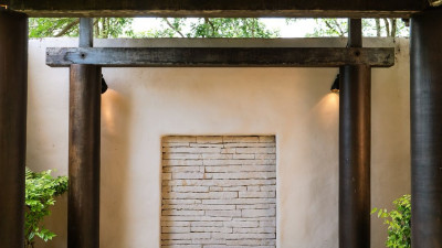 At Kirimaya, you have chances to heal yourself from your tiresome lifestyle simply by visiting Maya Spa. Enjoy your unwinding moment in utter privacy where well-trained staff members are ready to provide you whatever you need. So step in, and make your re