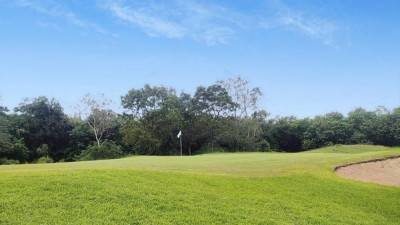 Happiness around golf course!