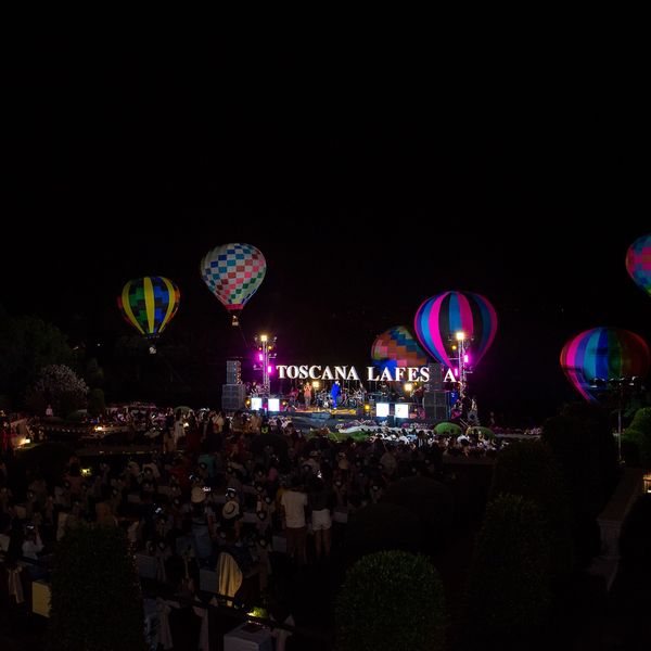 Toscana Valley balloon outdoors and TOSCANA LAFES Toscana Valley balloon outdoors and TOSCANA LAFES