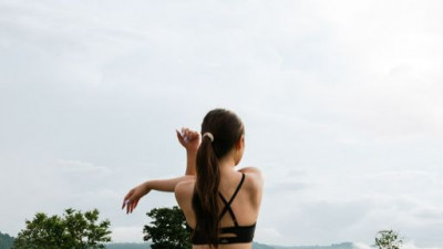 Exercising results in a refreshed body, while a nice natural view results in a calm mind. With both of them combined, you'll find yourself perfectly energized among the soul-revitalizing green field spreading endlessly before your eyes.