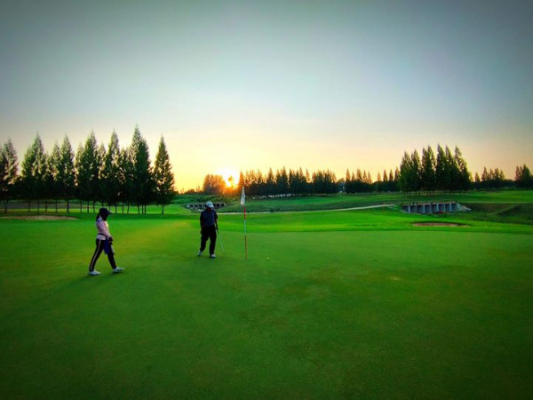 My Ozone Golf Club Khaoyai 2 people and people playing sports